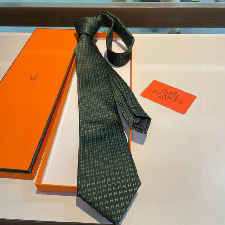 Hermès H-Letter Men's Silk Tie Series in Burgundy Microdot