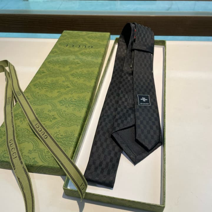 Gucci GG Logo Jacquard Tie in Black