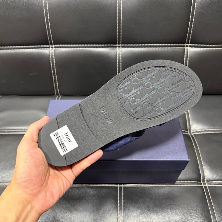 Dior Men's Pebbled Leather and Suede Slides – Spring/Summer Collection 2025 in Black Pebbled Leather Cross Strap