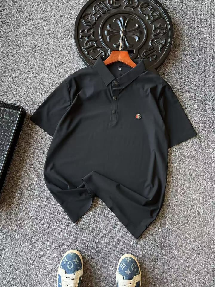 Moncler Lightweight Business Casual Seamless Polo Shirt – 2024 Collection in Black