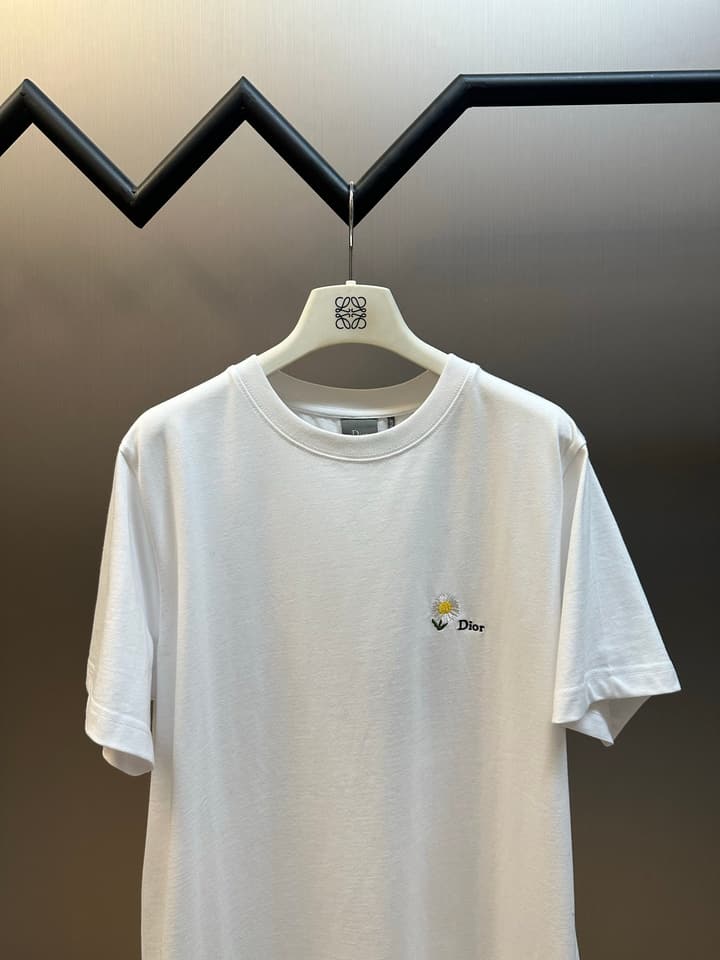 Dior Daisy Embroidered Short-Sleeved T-Shirt in White