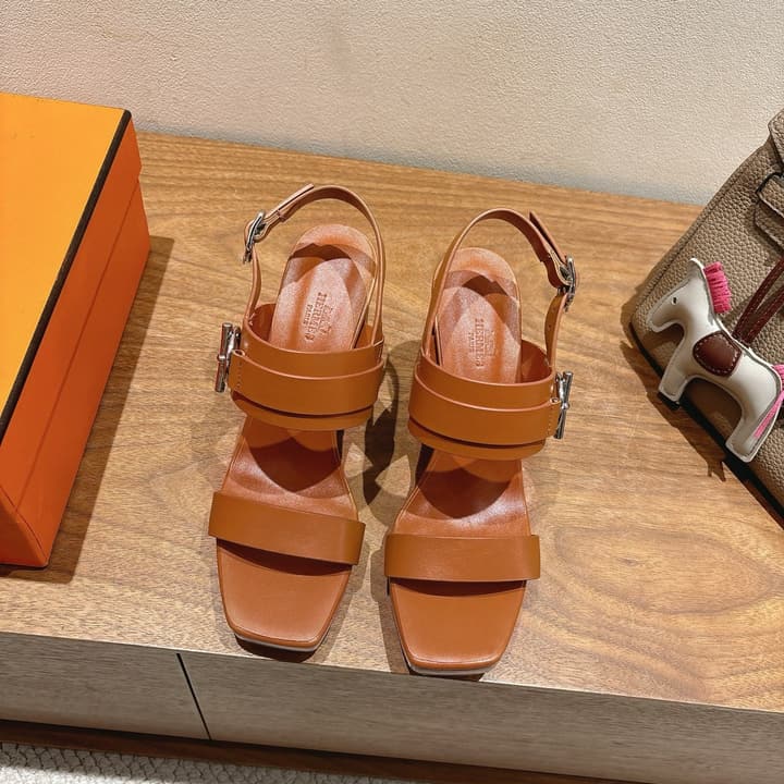 Hermes Color Block Flat Sandals – 2025 New Collection in Black