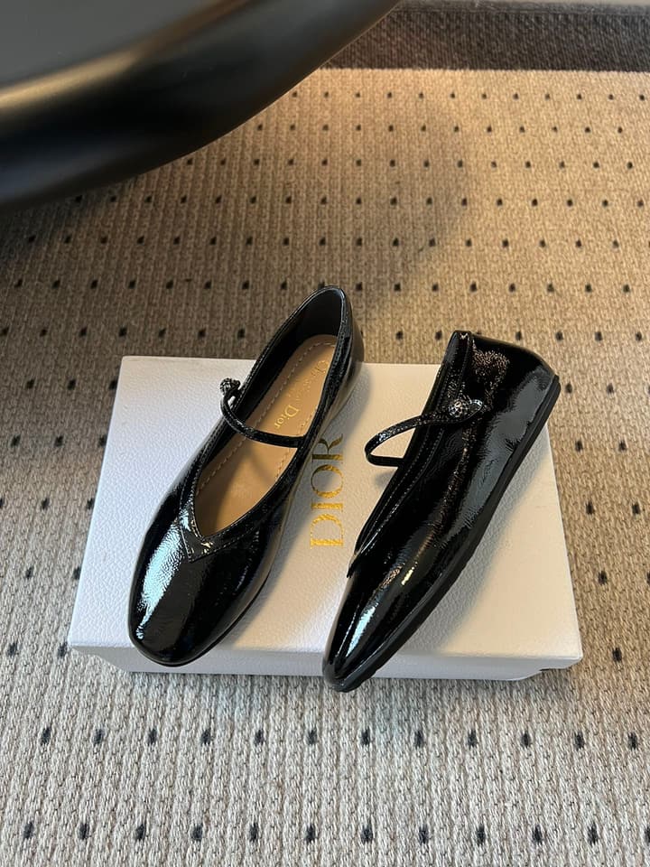 Dior Flat Mary Jane Shoes – 25SS in Black Patent Leather
