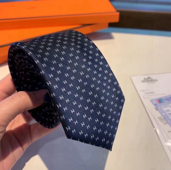 Hermès H-Letter Men's Silk Tie Series in Burgundy Microdot