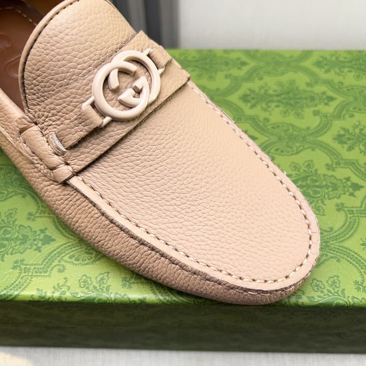 Gucci Premium Leather Loafers in Black Embossed Leather