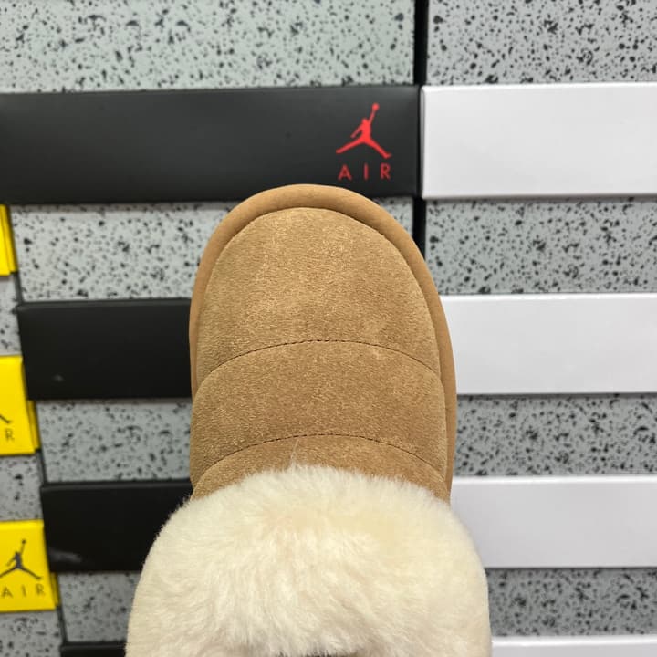 UGG Thick-Soled Low-Cut Fur Snow Boots in Olive Suede Patterned Trim