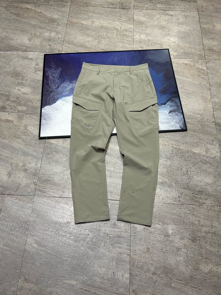 Arc'teryx Technical Cargo Trousers – 25SS in Classic Black