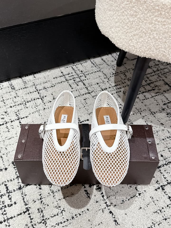 Alaïa Flat Mesh Ballet Flats – 25SS in Golden Beige Mesh