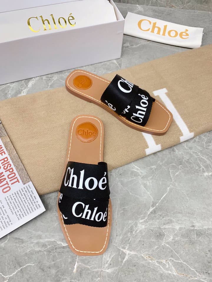 Chloé Cross-Woven Roman Sandals