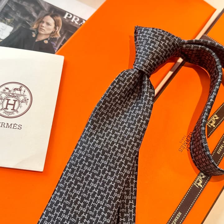 Hermès Men's H-Logo Silk Tie in Black