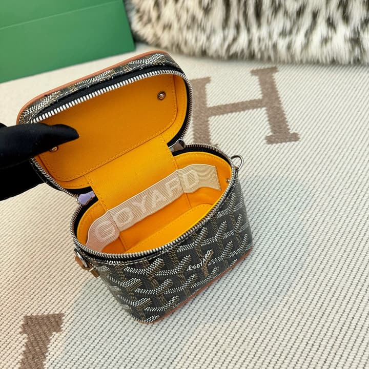 Goyard Muse Vanity Ultra Mini Cosmetic Bag in Blue