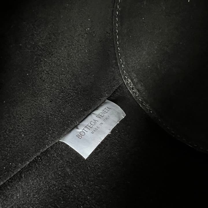Bottega Veneta Liberta Bucket Bag – 25SS in Black