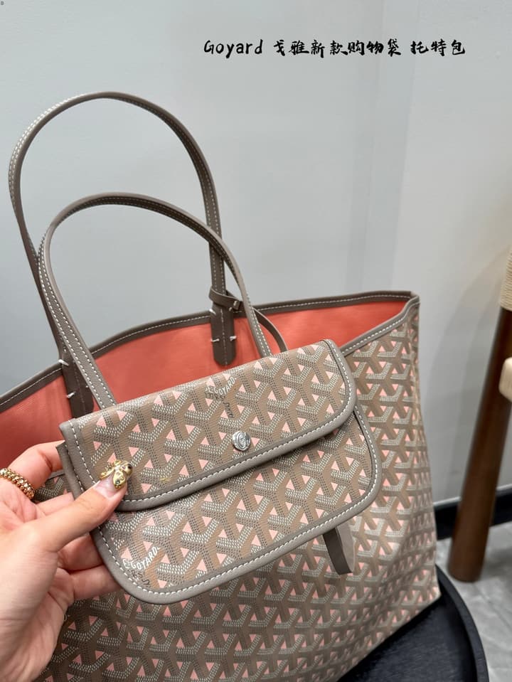 Goyard Tote Bag in Beige With Blue Interior