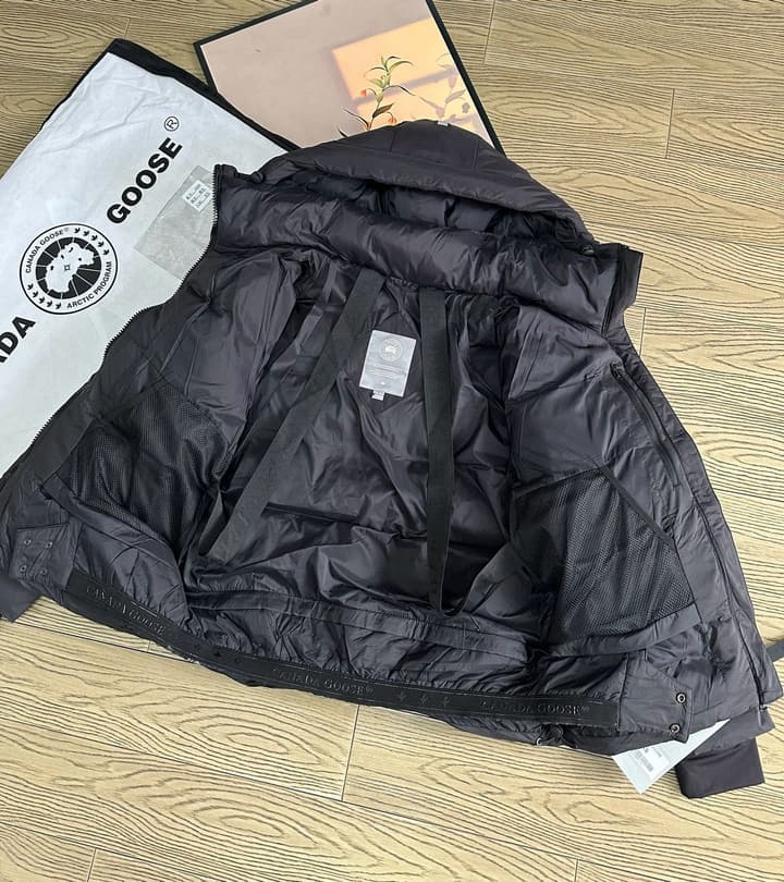 Canada Goose Black Label Puffer Jacket in Black