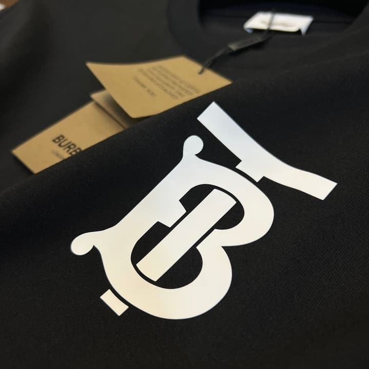 Burberry Monogram Pattern Cotton Loose T-Shirt – Spring/Summer Collection in Black