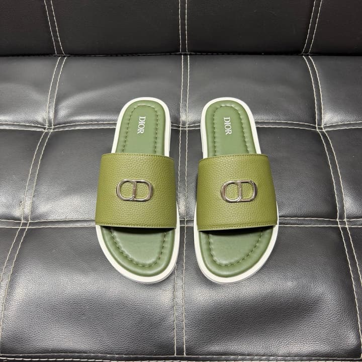Dior Men's Pebbled Leather and Suede Slides – Spring/Summer Collection 2025 in Black Pebbled Leather Cross Strap