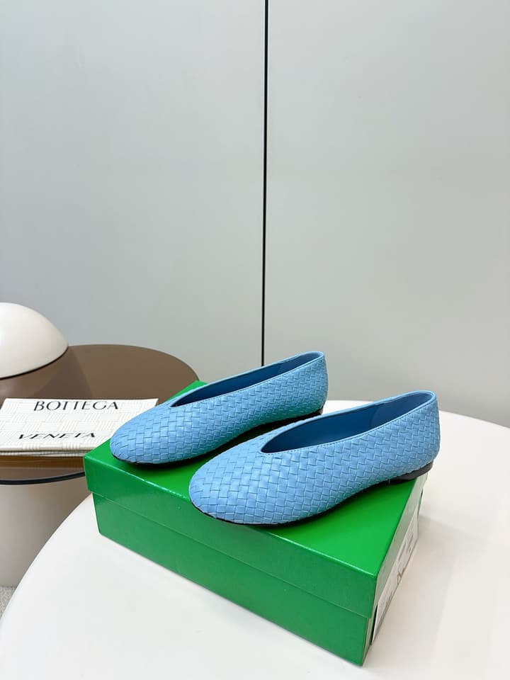 Bottega Veneta 2025 Woven Flat Shoes in Dark Brown