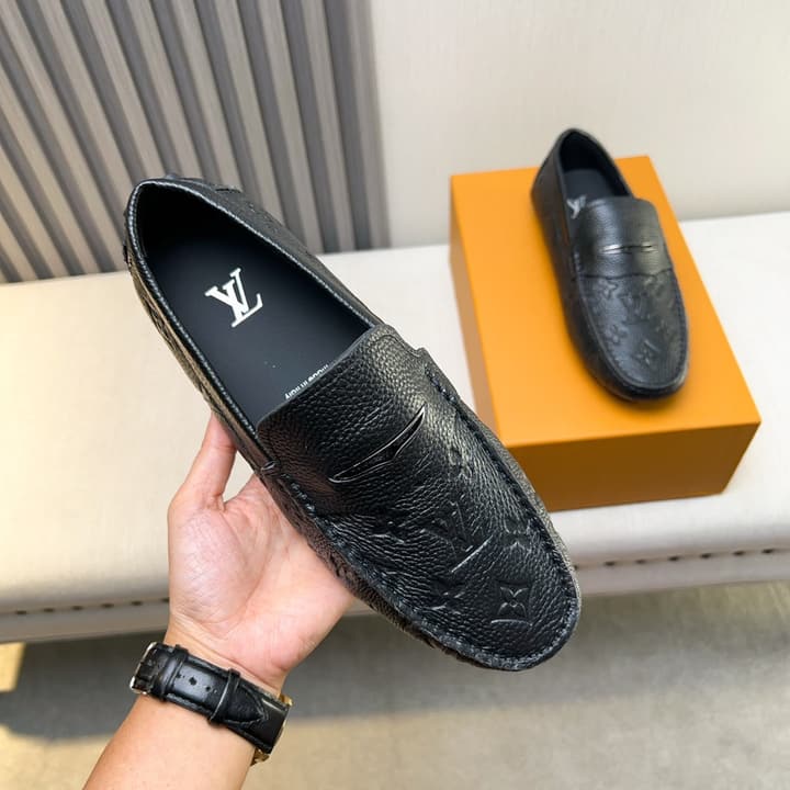 Louis Vuitton Pebbled Leather Driving Shoes in Black Textured Leather