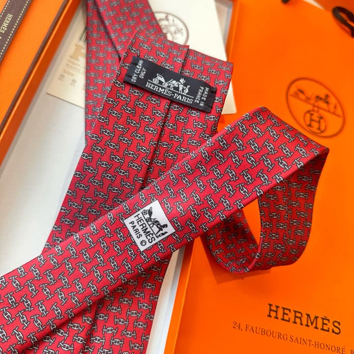 Hermès Men's Silk Tie Series in Dark