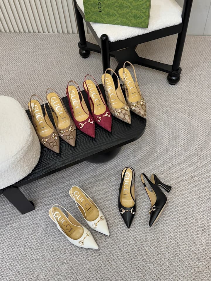 Gucci Double G Pointed-Toe Pumps in Black
