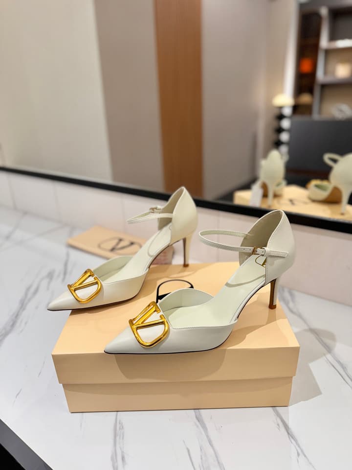 Valentino Garavani VLogo Signature Slingback Sandals in Classic Black