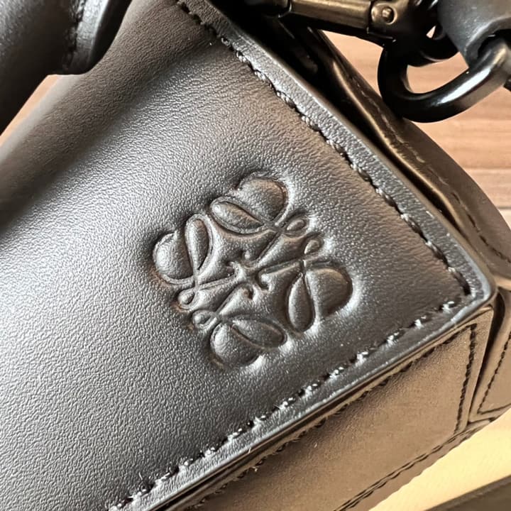 Loewe Puzzle Bag in Black