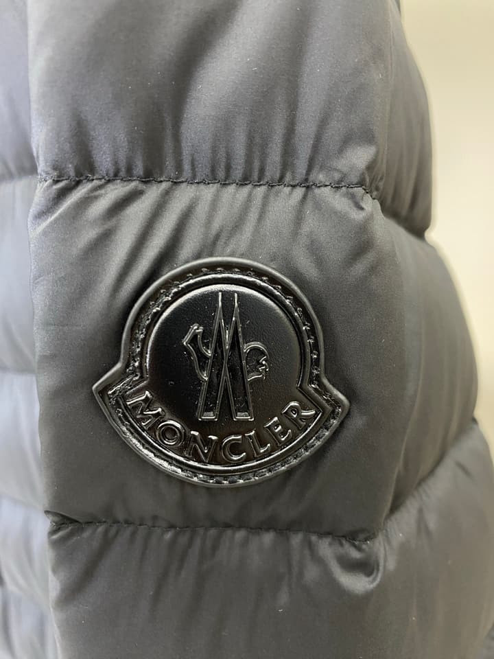 Moncler Arnique Men's Short Down Jacket – 25 Collection in Classic Black