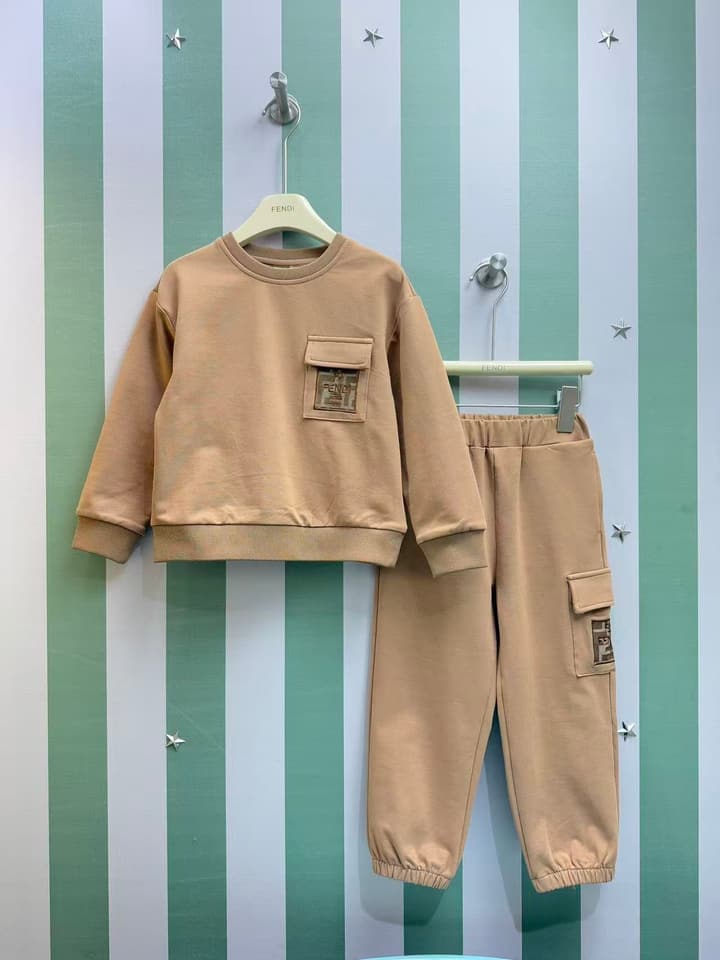 Fendi Kids Logo Print Sweatshirt Tracksuit Set – Early Autumn/Winter 2025SS – Kids Collection in Camel Brown Set