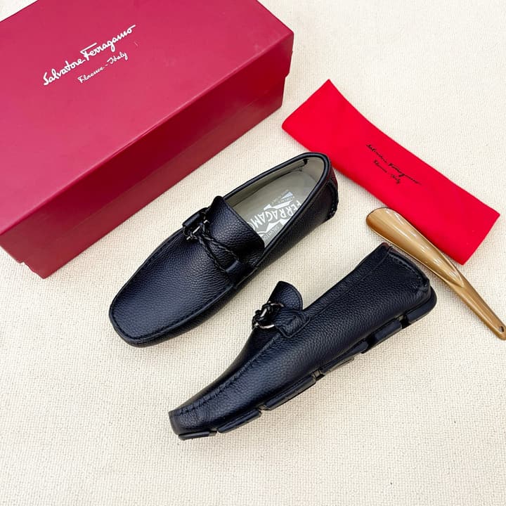 Ferragamo Men's Driving Loafers in Black Grained Gancini