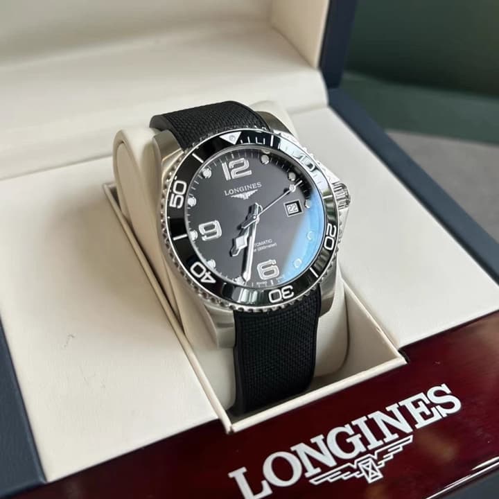 Longines Conquest Automatic Men's Watch 41mm in Black Dial With Black Rubber Strap