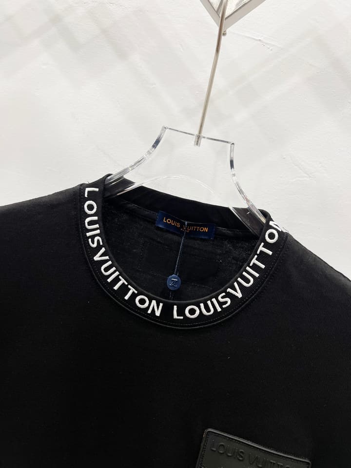 Louis Vuitton Leather Label Pocket Embroidered T-Shirt – 2025 Summer Collection in Classic Black
