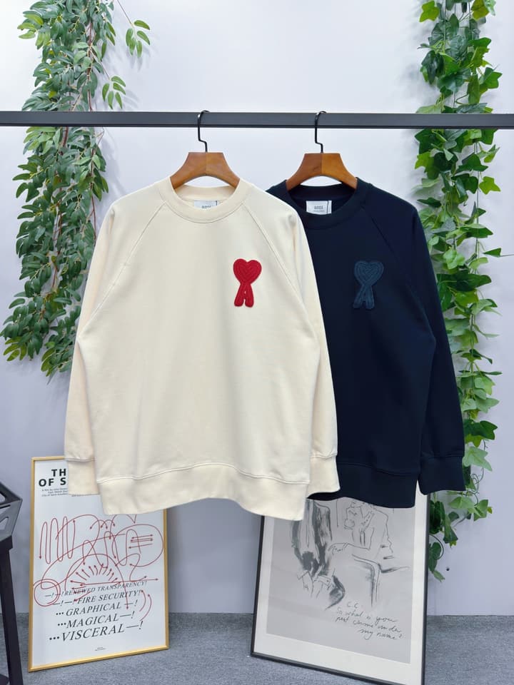 AMI Paris Hand-Woven Raglan Sleeve Sweatshirt – 25FW in Cream With Red Heart Patch