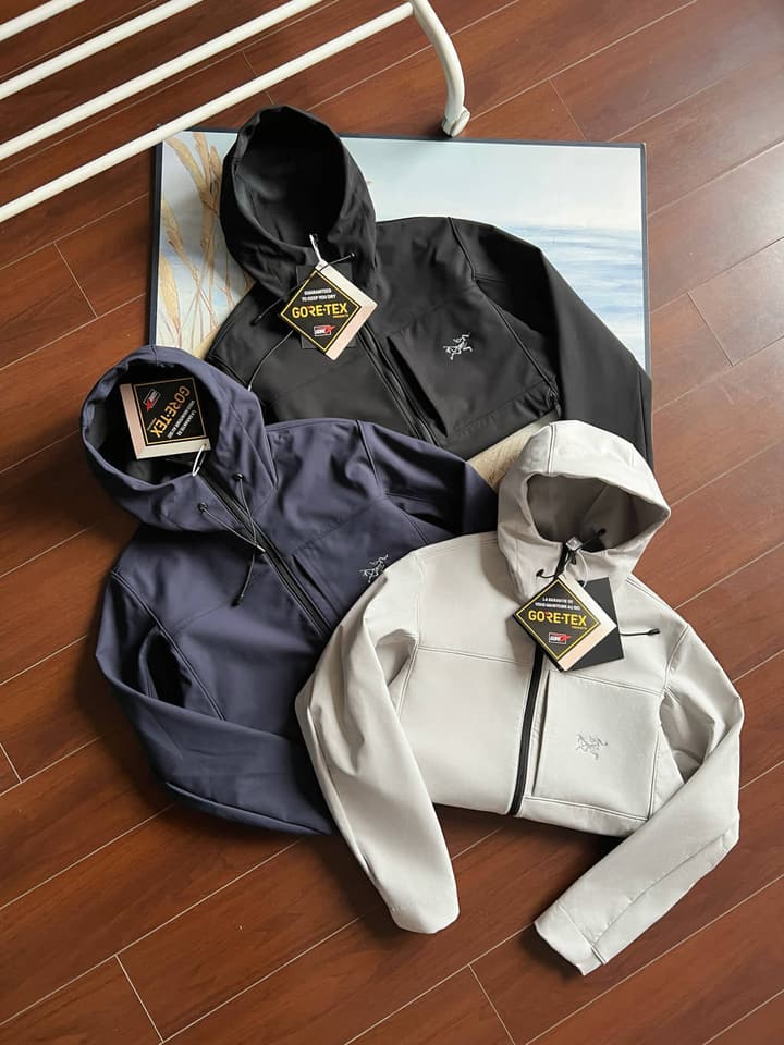 Arc'teryx GAMMA MX Softshell Hooded Jacket in Black