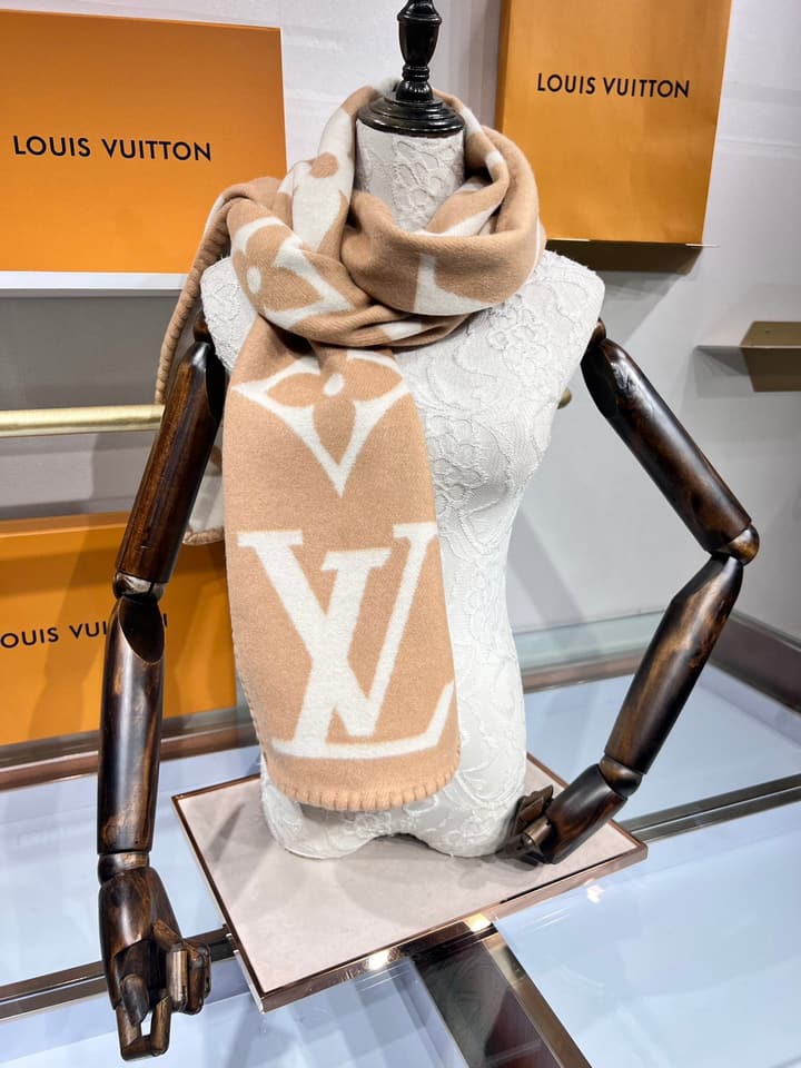 Louis Vuitton Monogram Jacquard Cashmere Scarf – 2023 Collection