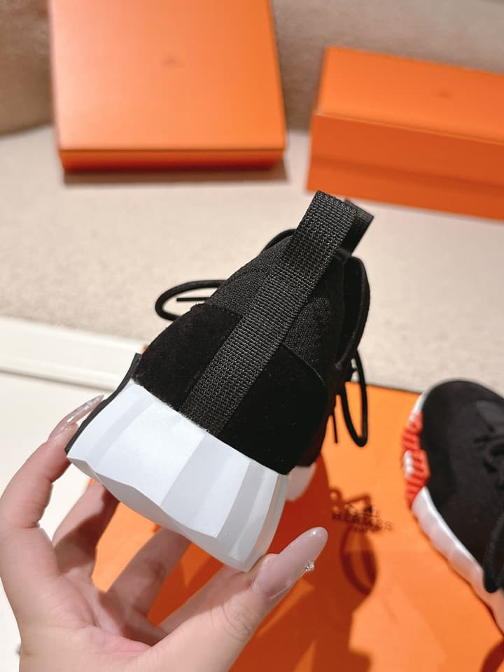 Hermès Classic Couple's Casual Sneakers in All Black