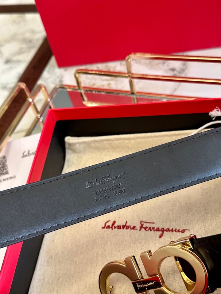Ferragamo Leather Belt in Black Patent H-buckle