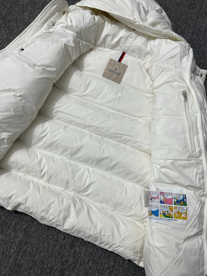 Moncler Vezere Short Puffer Jacket in White