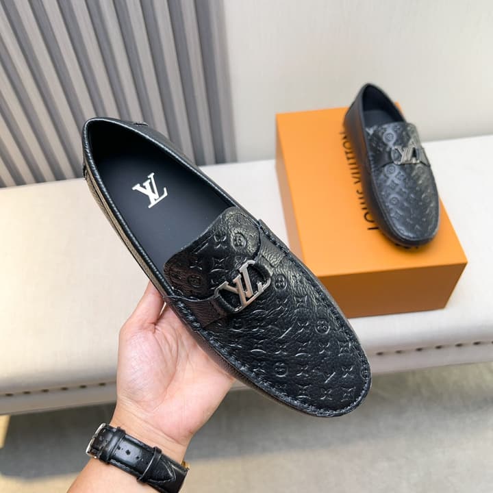 Louis Vuitton Pebbled Leather Driving Shoes in Black Textured Leather