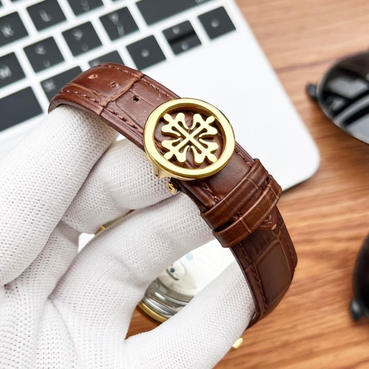 Patek Philippe Men's Automatic Watch in Gold