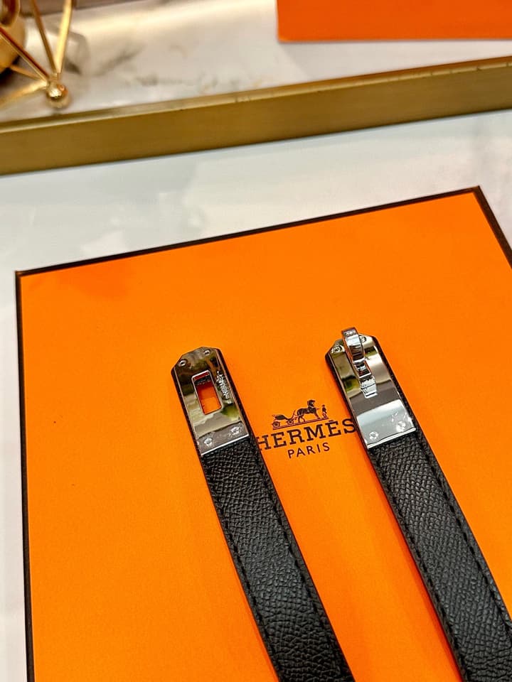 Hermès Slim Leather Belt – 2.0cm in Black With Silver Buckle