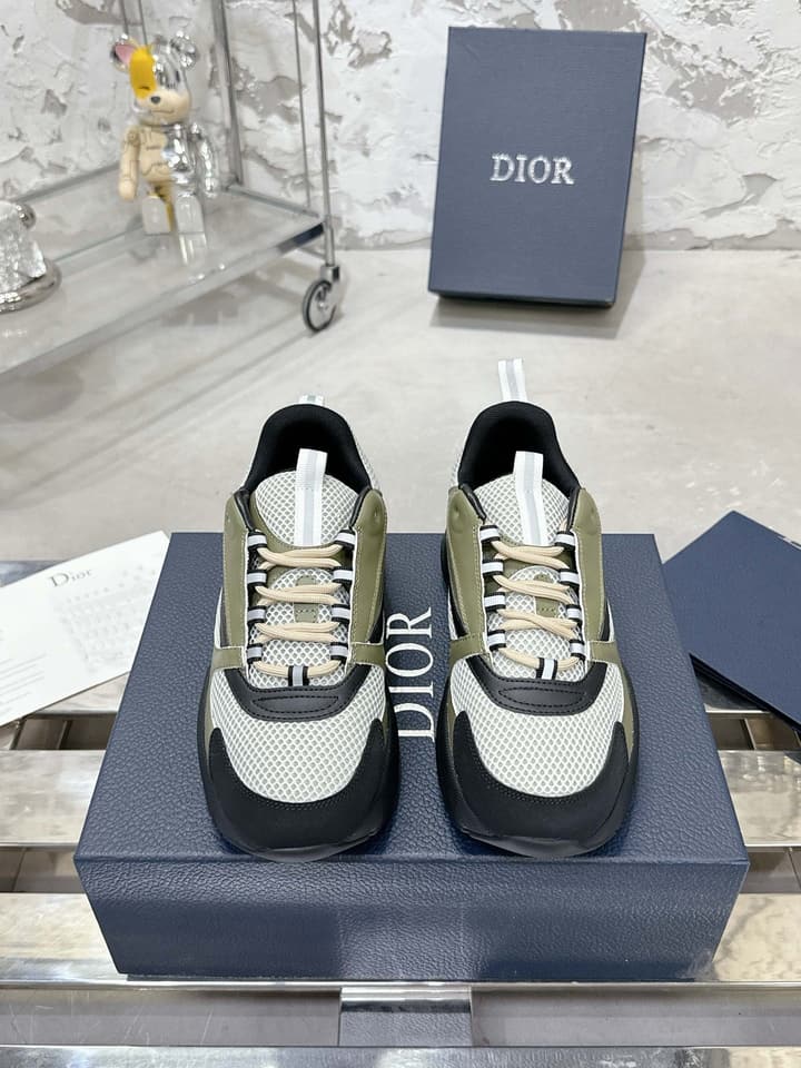 Dior B22 Men's Retro Jogging Sneakers in Black And White Patterned