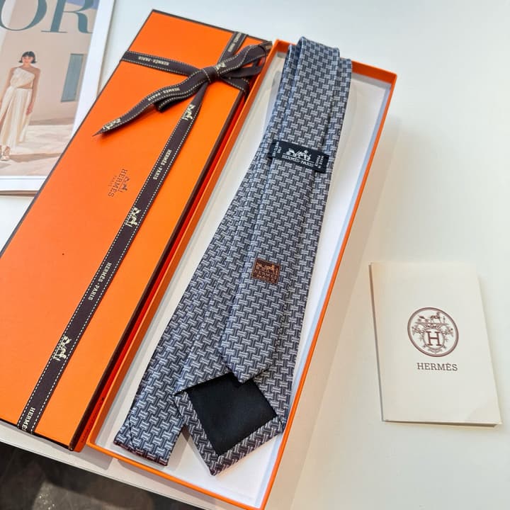 Hermès Philippe Mouquet Men's Tie in Cool Grey Patterned