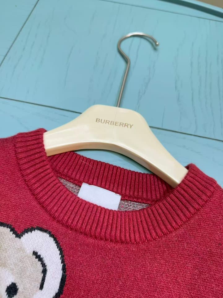 Burberry Classic Kids Knitted Cardigan – 2025SS – Kids Collection in Deep Red Bear Sweater