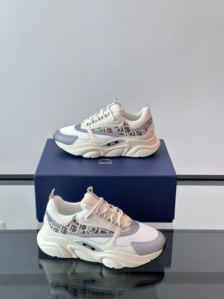 Dior B22 Retro Jogging Sneakers in Black And White Oblique