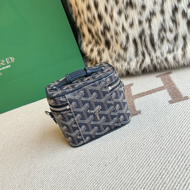 Goyard Muse Vanity Ultra Mini Cosmetic Bag in Blue