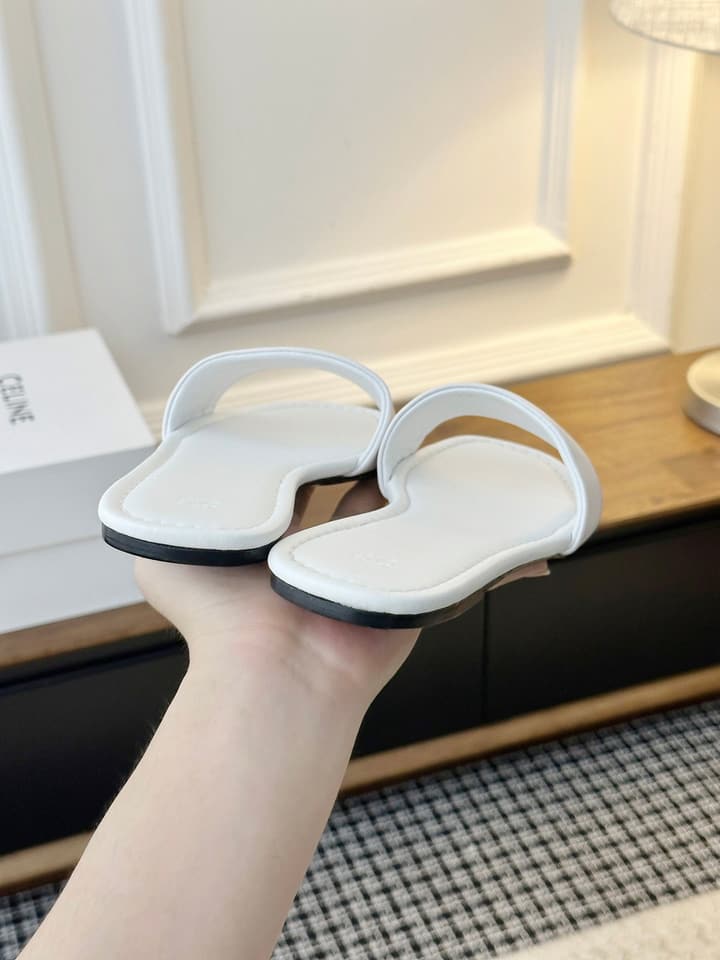 Celine Minimalist Triomphe Flat Sandals – Summer Collection in White