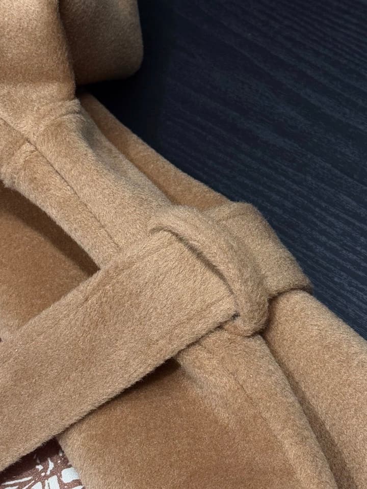 Hermès Old Money Style Detachable Fur Sleeve Wool Coat in Camel Khaki With Fur Cuffs