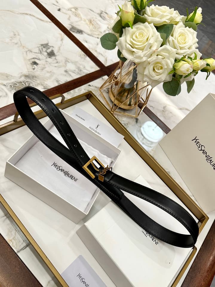 Saint Laurent Classic Leather Belt – 2.5cm in Black Leather With Gold Buckle