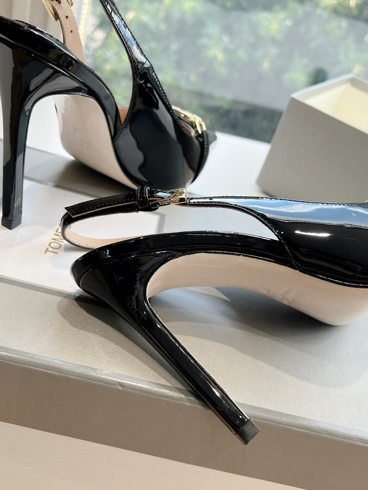 TOM FORD Pointed Toe High Heels – 2024 Autumn/Winter Collection in Crisp Black Patent