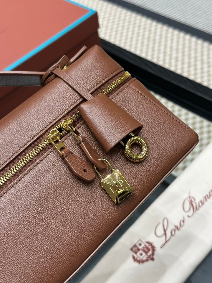 Loro Piana Extra Bag L23